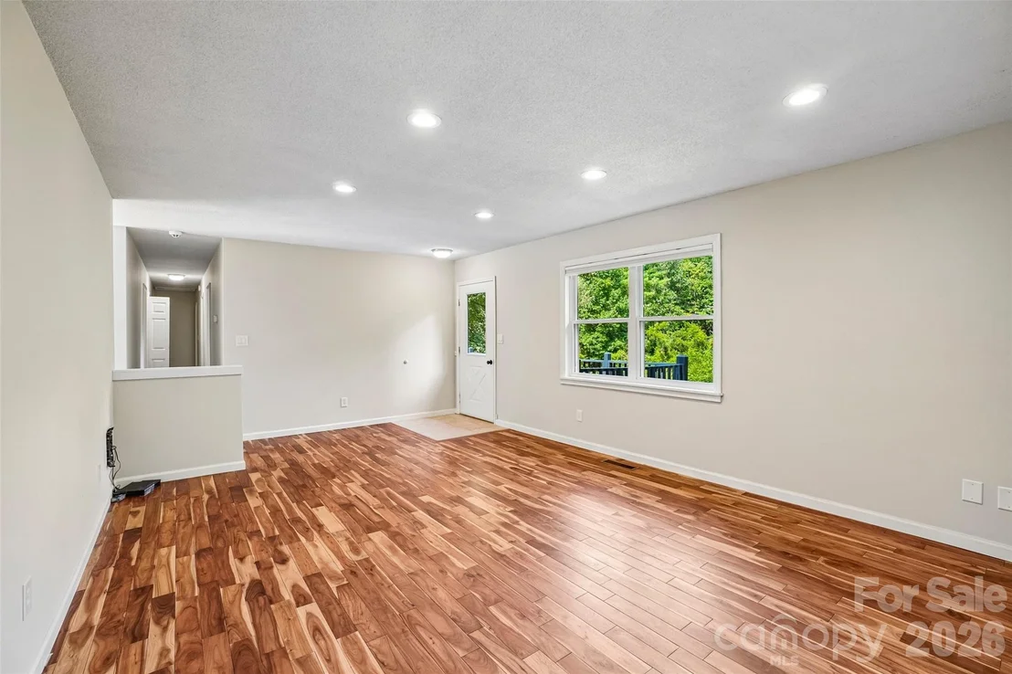 Photo of 19 Jupiter Heights