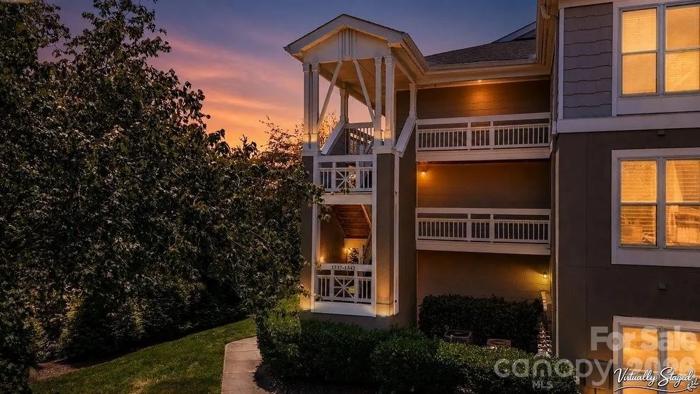 Photo of Unit 29 at 1338 Torrence Circle