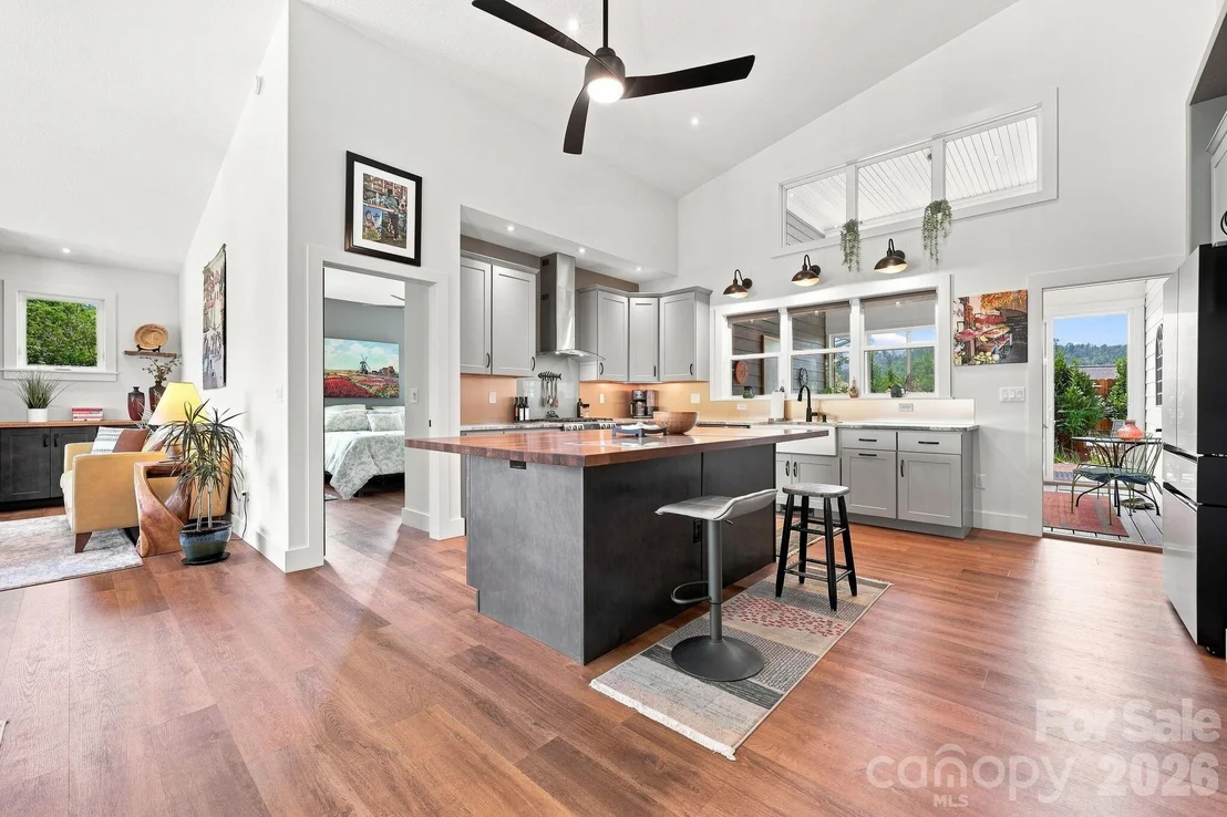 Photo of 112 Upper Grove Lane