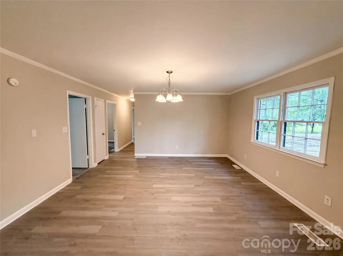 Photo of 141 Greenbriar Drive