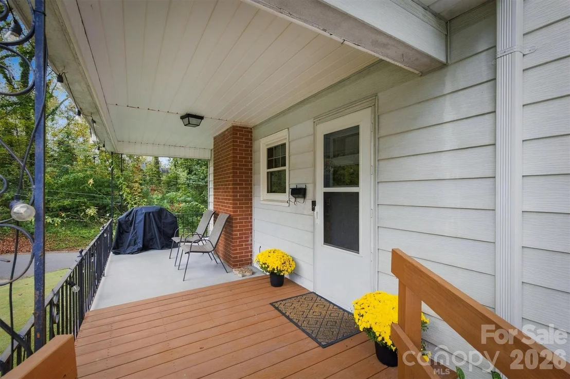 Photo of 214 Morehead Street