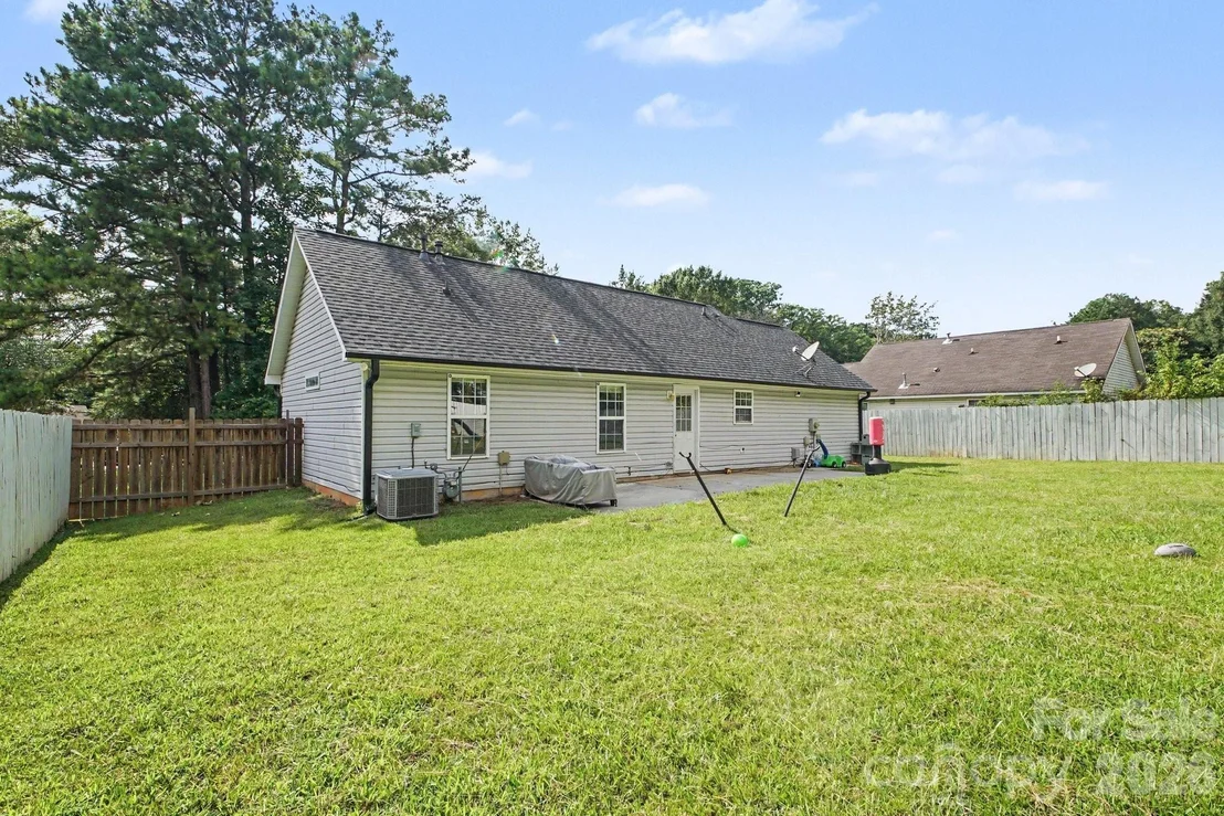 Photo of 1240 Log Cabin Road
