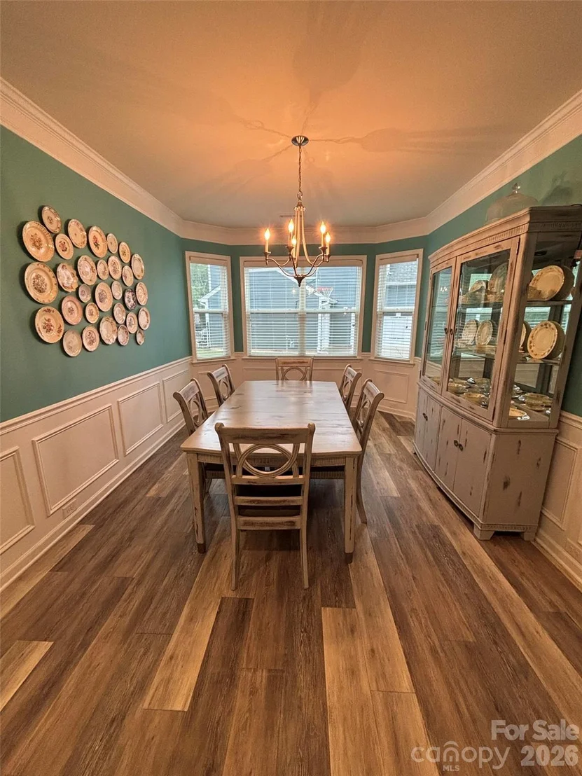 Photo of 5057 Devonshire Road