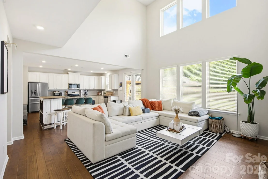Photo of 840 Oak Manor Drive SE