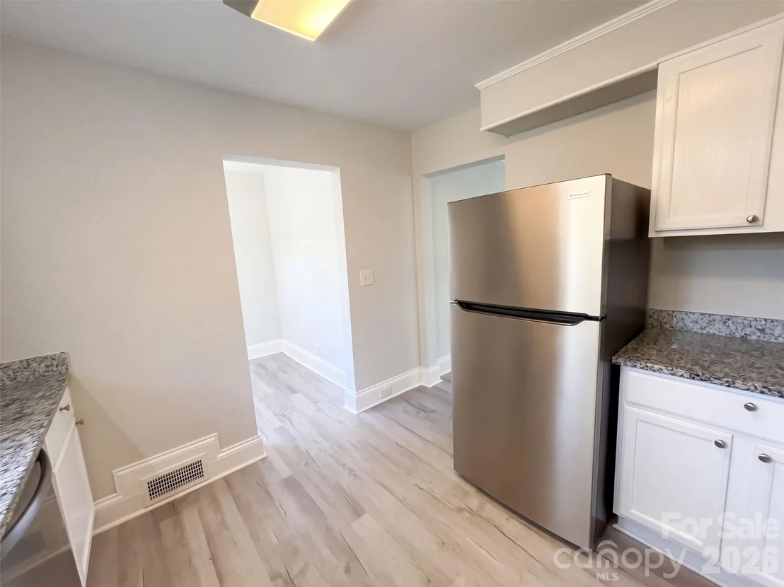 Photo of 905 3rd Street