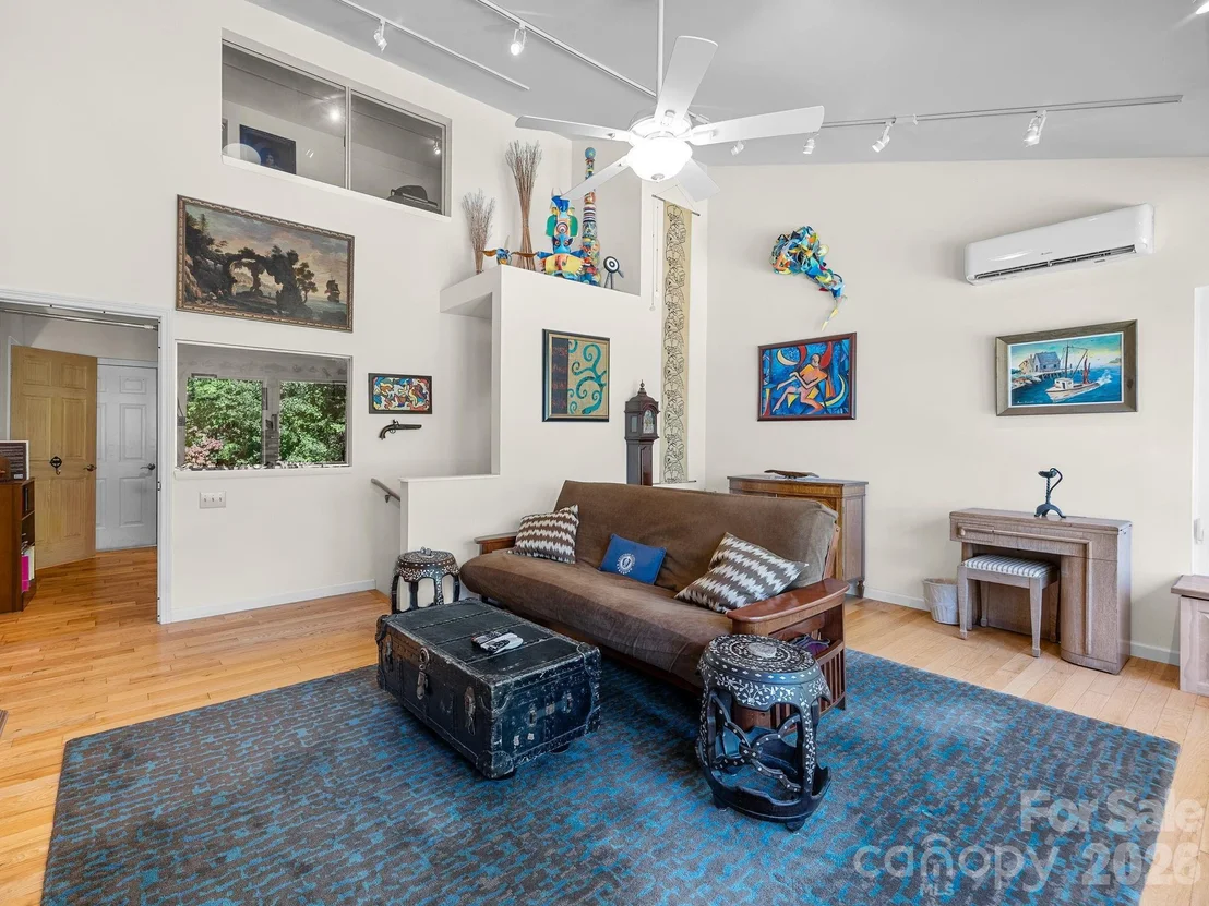 Photo of 160 Caledonia Road