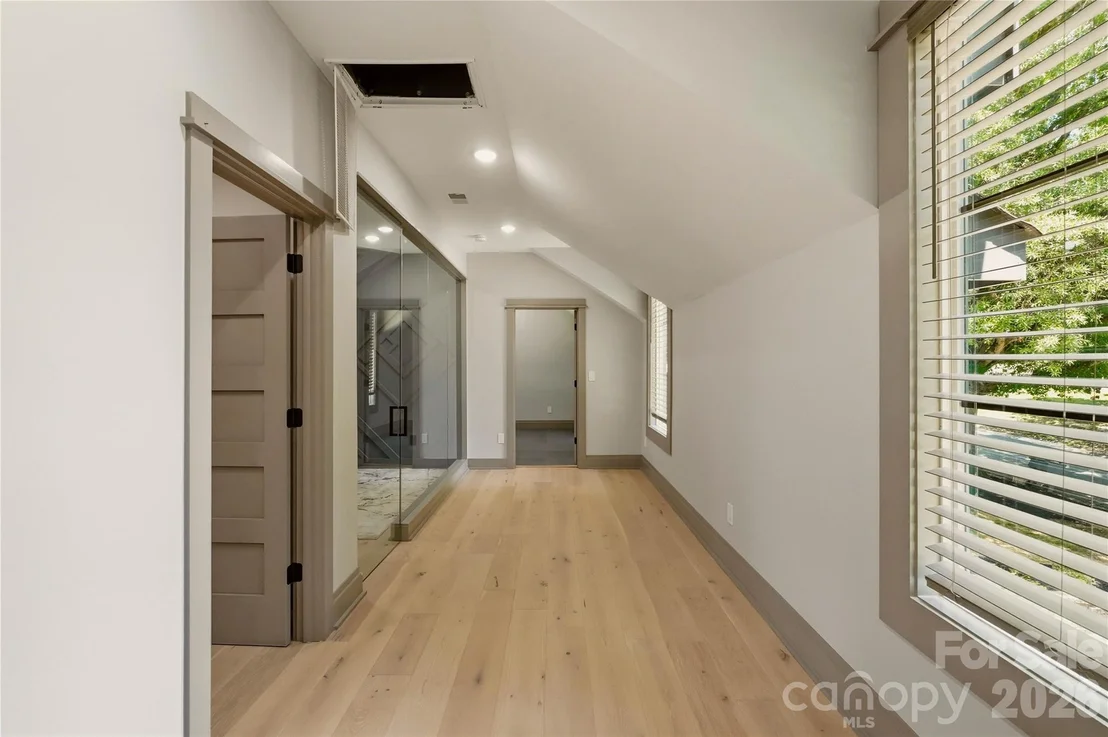 Photo of 2919 Colony Road