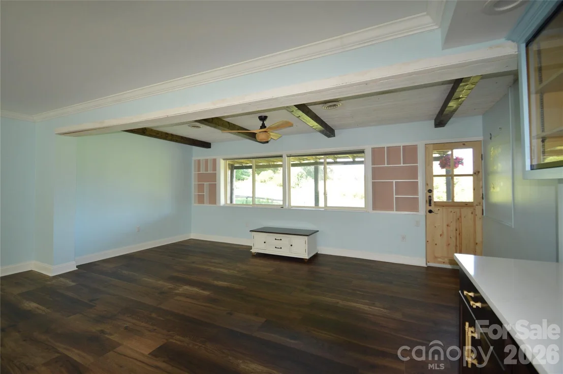 Photo of 1183 Sandy Plains Road