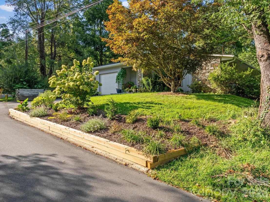 Photo of 110 Aurora Drive