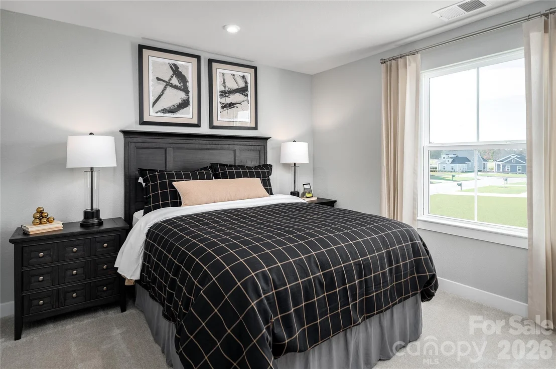 Photo of 925 Heathway Drive