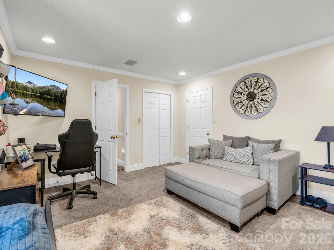Photo of 101 Spindle Drive
