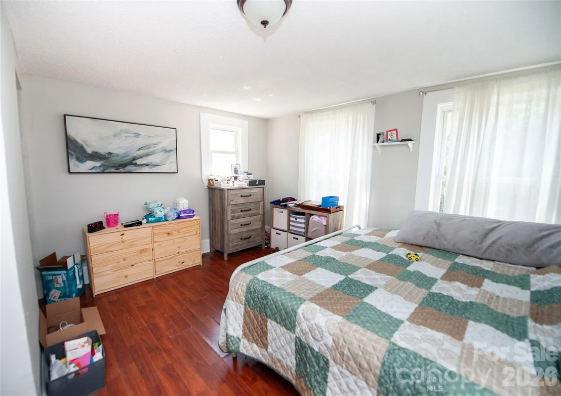 Photo of 128 Fleming Avenue