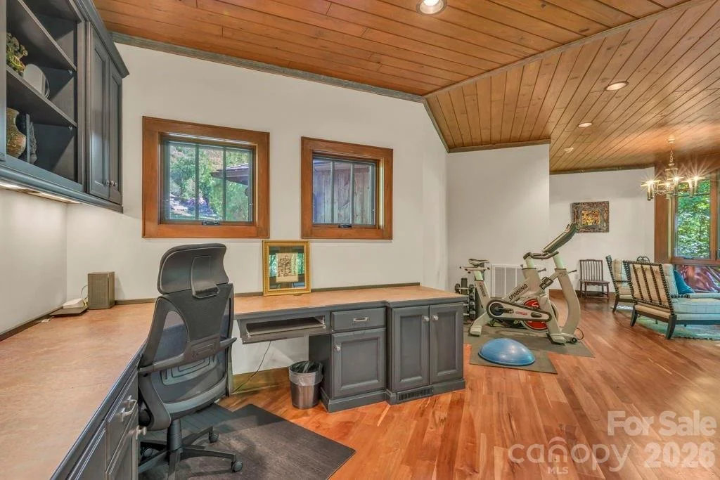 Photo of 355 Oakley Green None