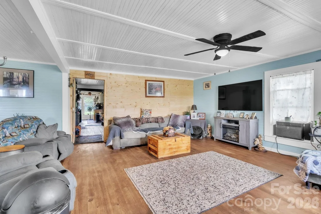 Photo of 140 Painter Road