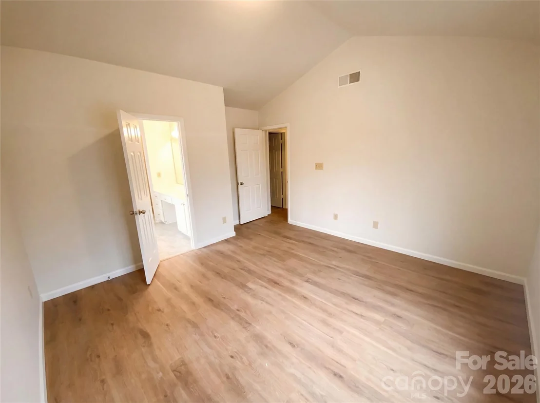 Photo of 5719 Rocbridge Lane