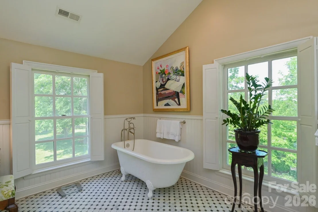Photo of 835 Jackson Grove Road