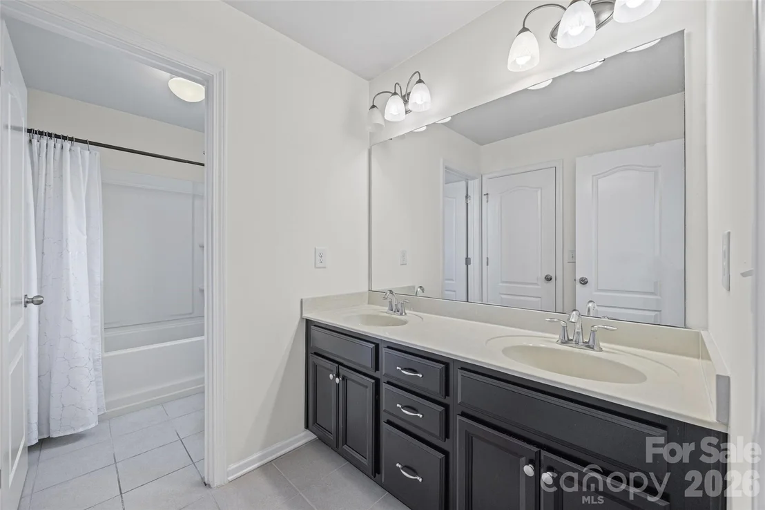 Photo of 406 Livingston Drive