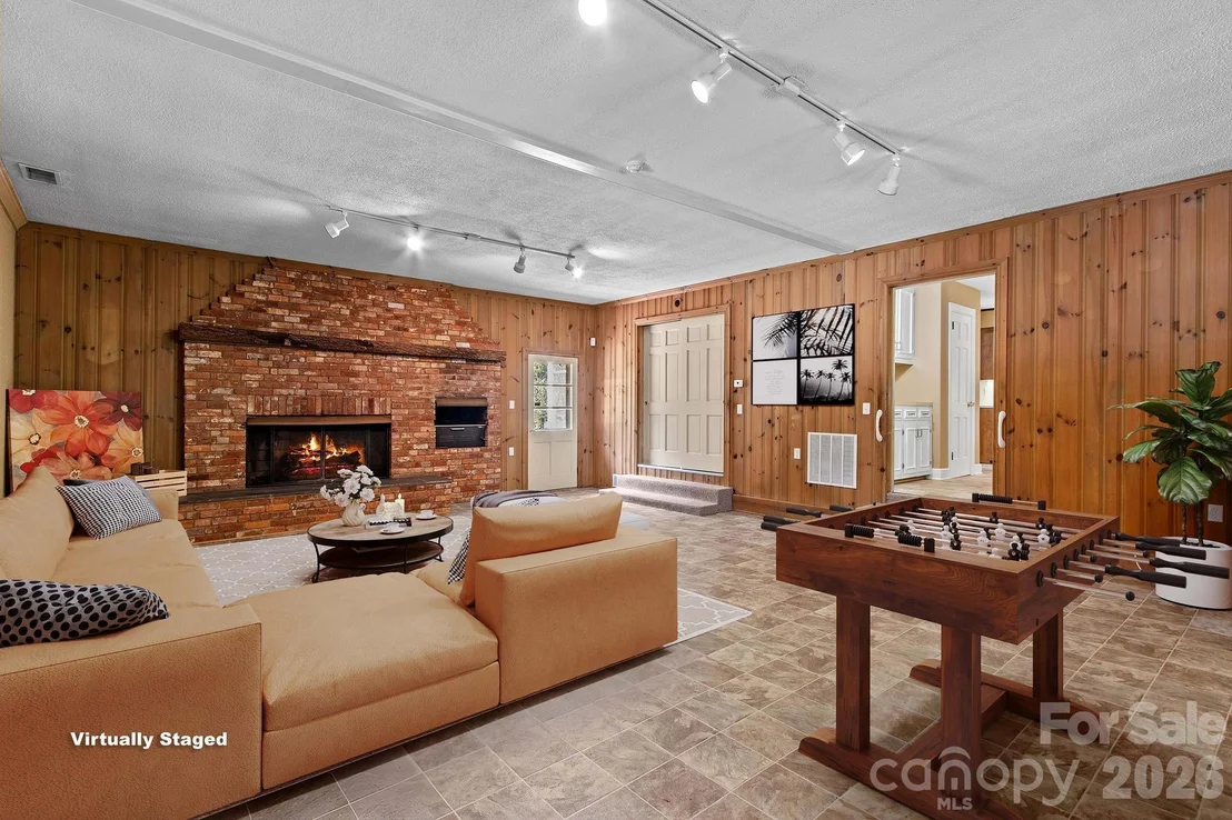 Photo of 875 Bonanza Drive