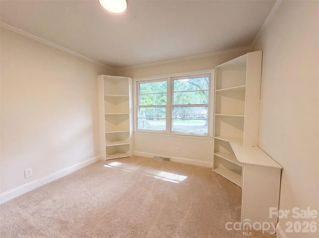 Photo of 1077 Allendale Circle