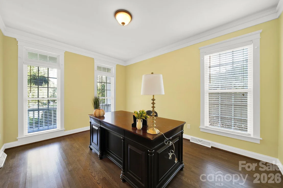 Photo of 1512 Calvin Hal Road