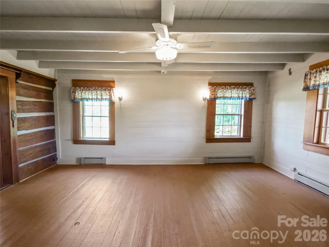 Photo of 2125 Whiteside Road