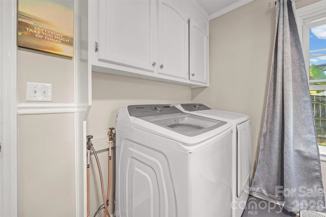 Photo of 2323 Hedgewood Circle