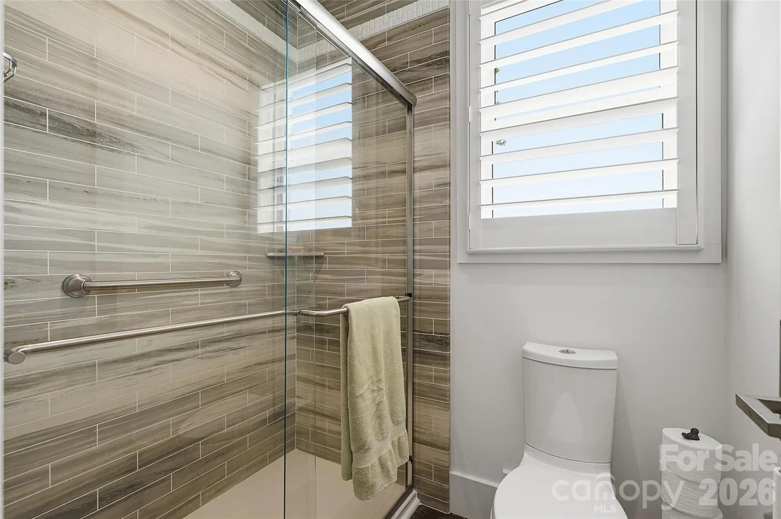 Photo of 984 Mapleton Lane