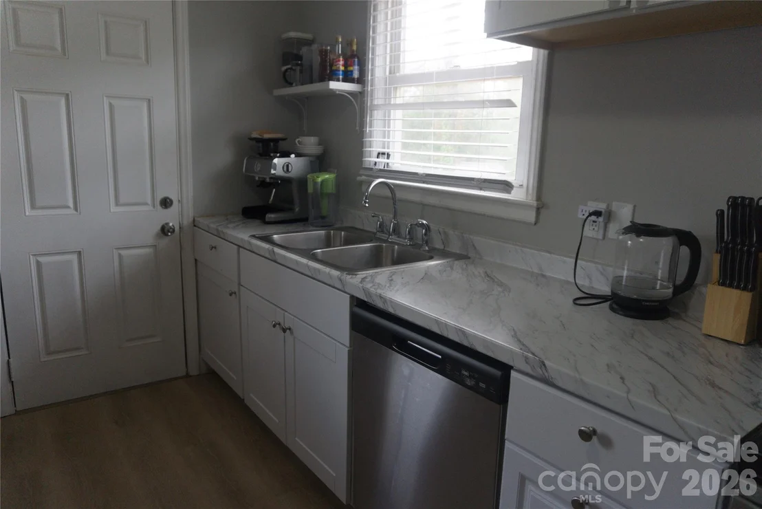 Photo of 2851 Burbank Drive