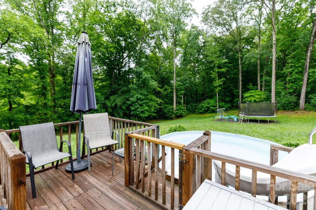 Photo of 652 Sutton Spring Road