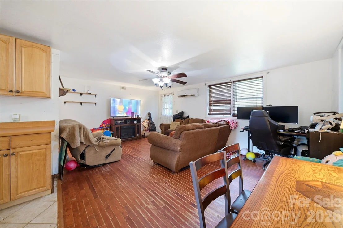 Photo of 307 Beverly Avenue