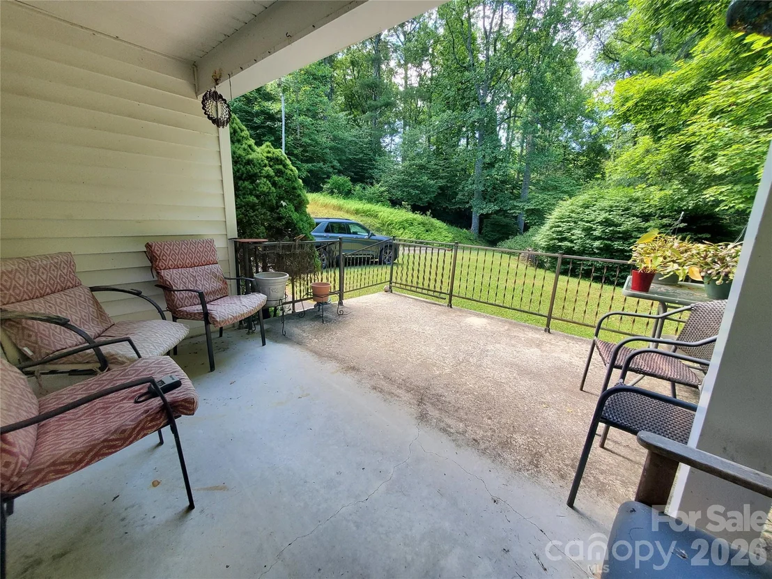 Photo of 886 Hanging Rock Road