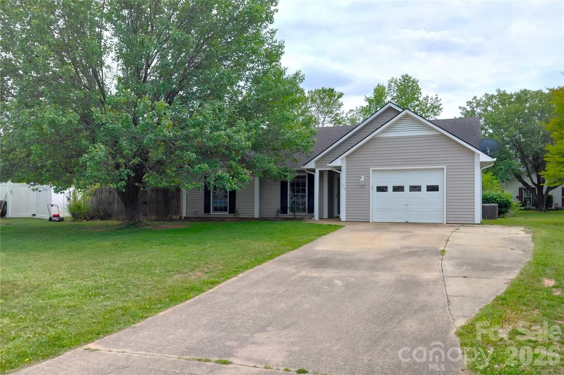 Photo of 1016 Thorncrest Drive