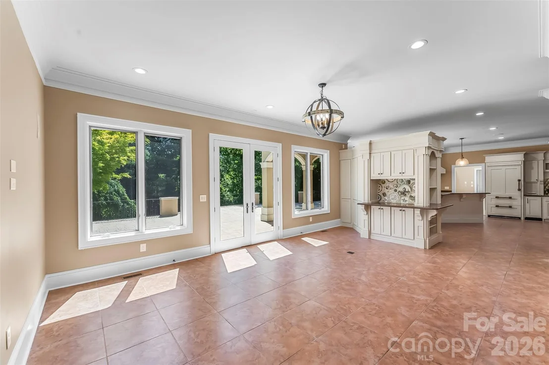 Photo of 1090 Pearidge Road
