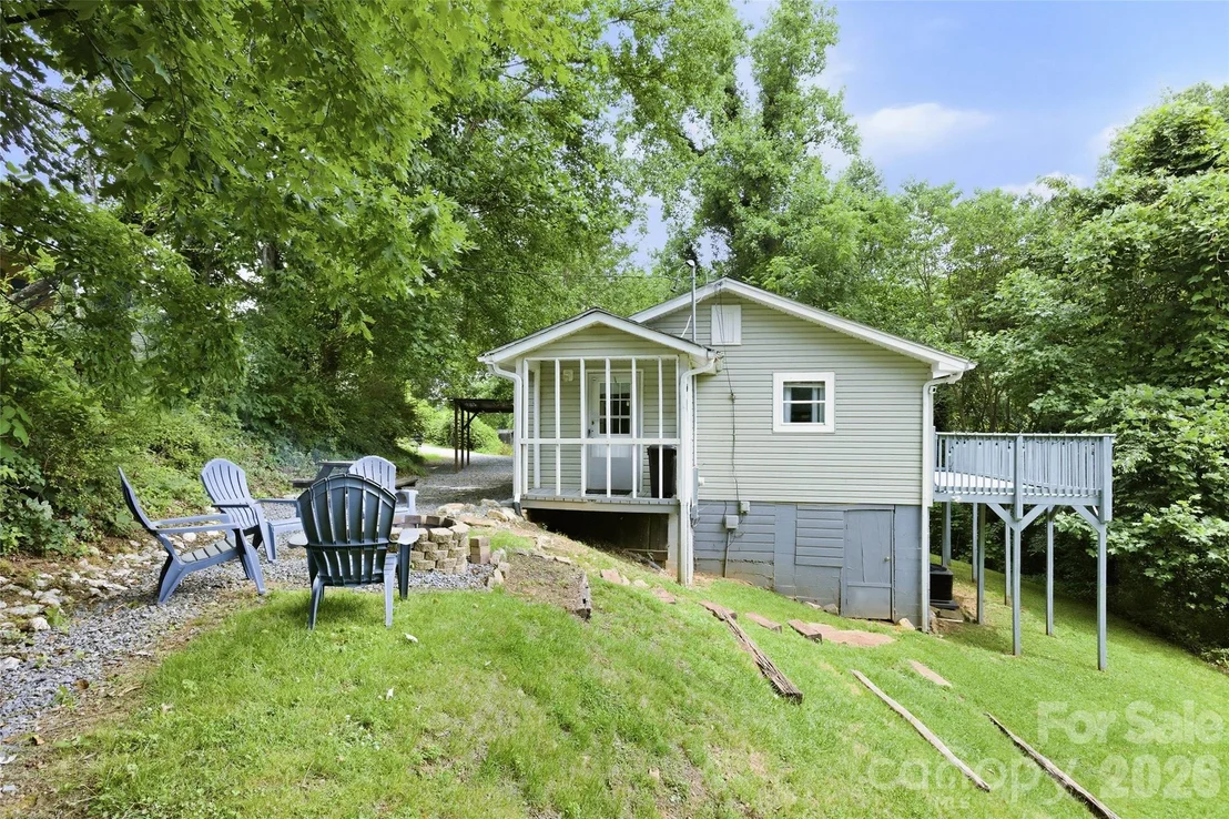 Photo of 83 E View Street