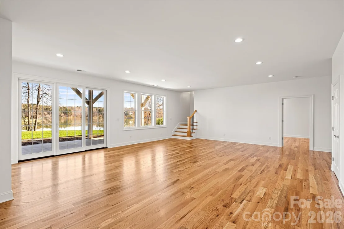 Photo of 490 Mapleton Lane