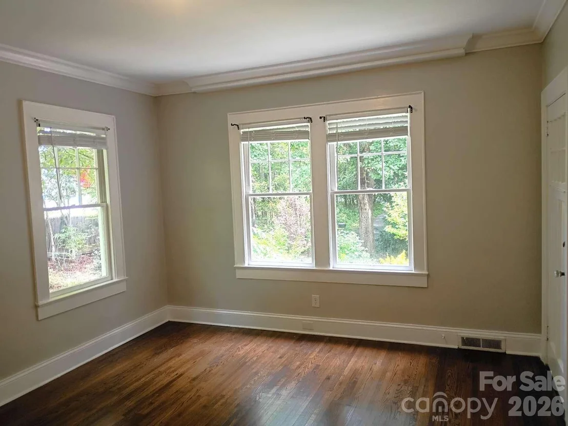 Photo of 403 N Cannon Boulevard