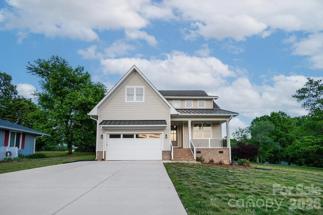 Photo of 102 Starmount Drive