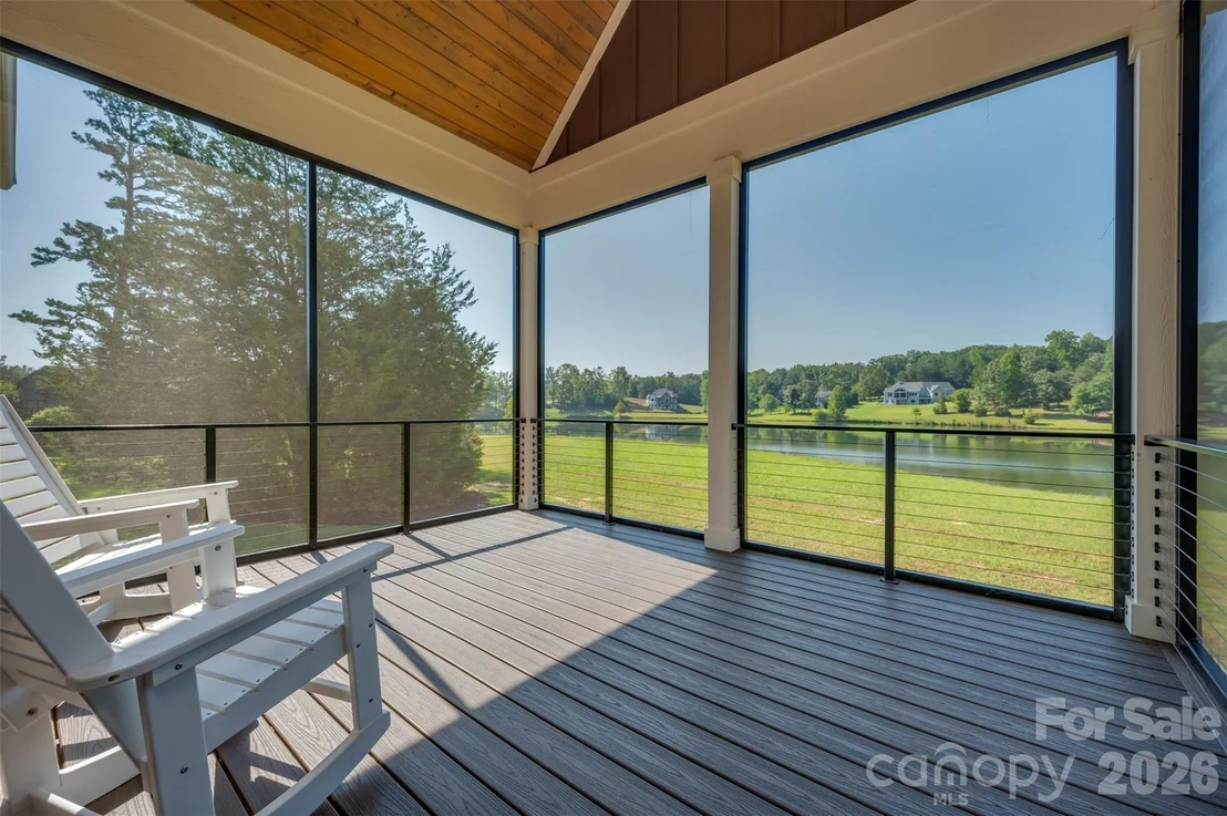 Photo of 978 Mapleton Lane