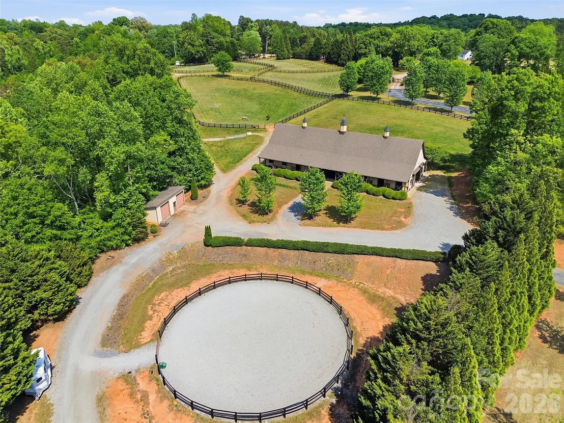 Photo of 984 Mapleton Lane