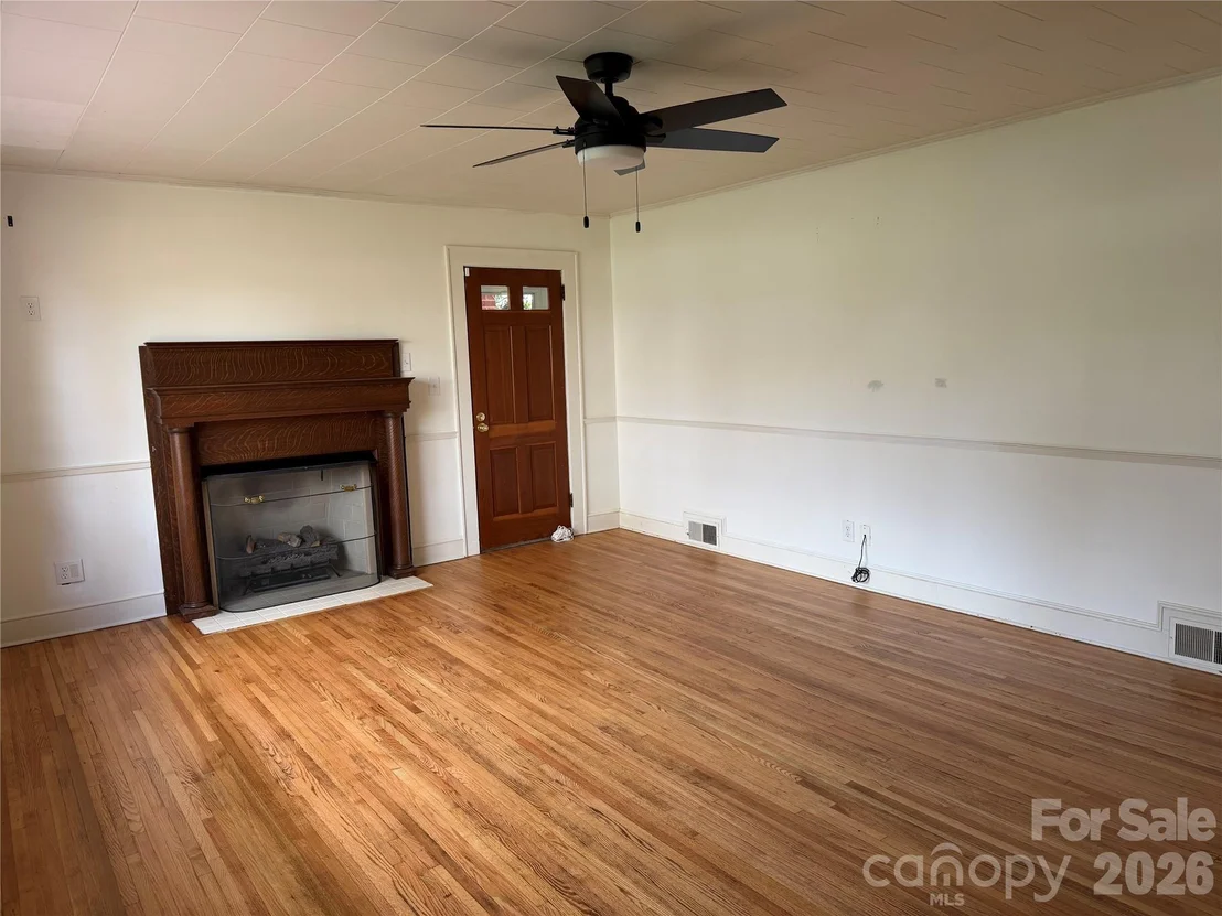Photo of 1631 Maple Avenue