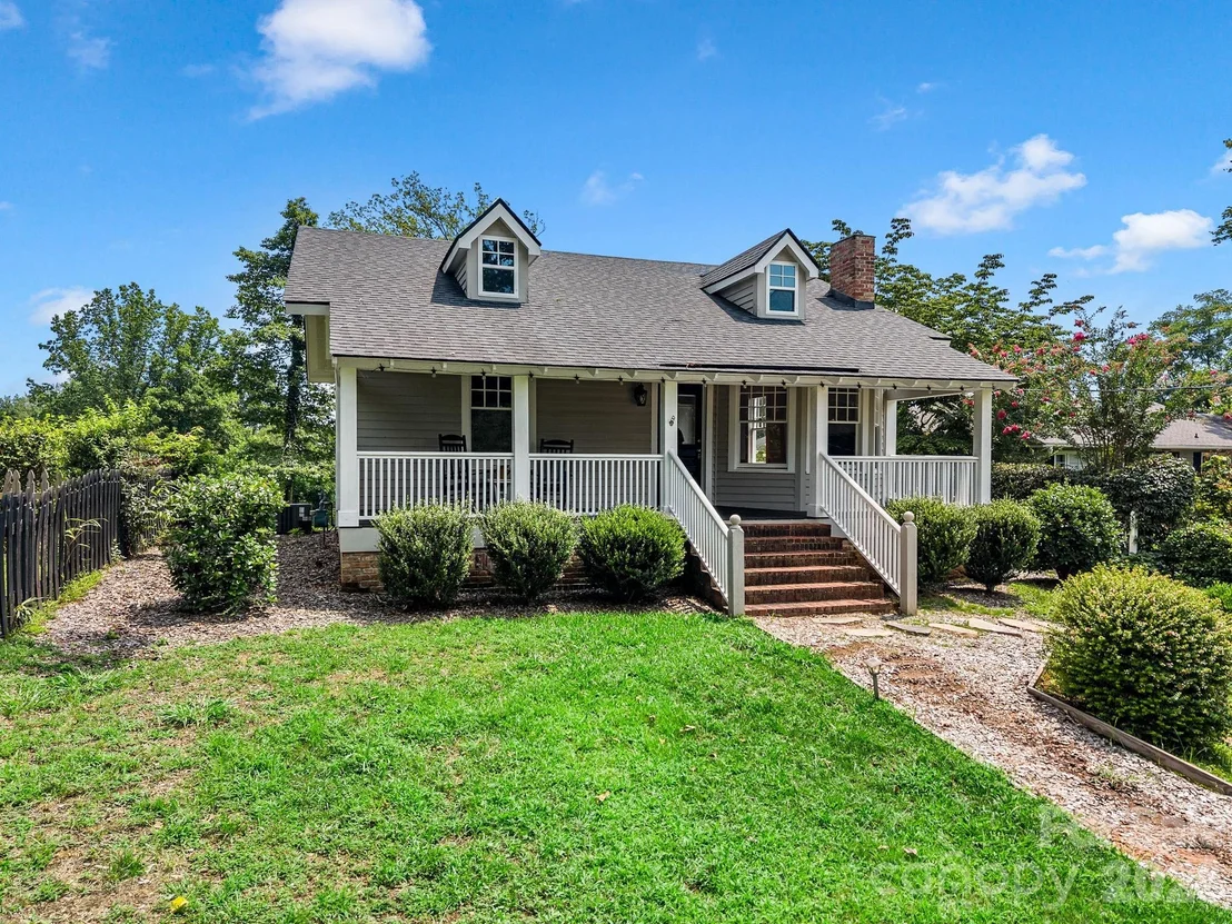 Photo of 143 Broadway Avenue