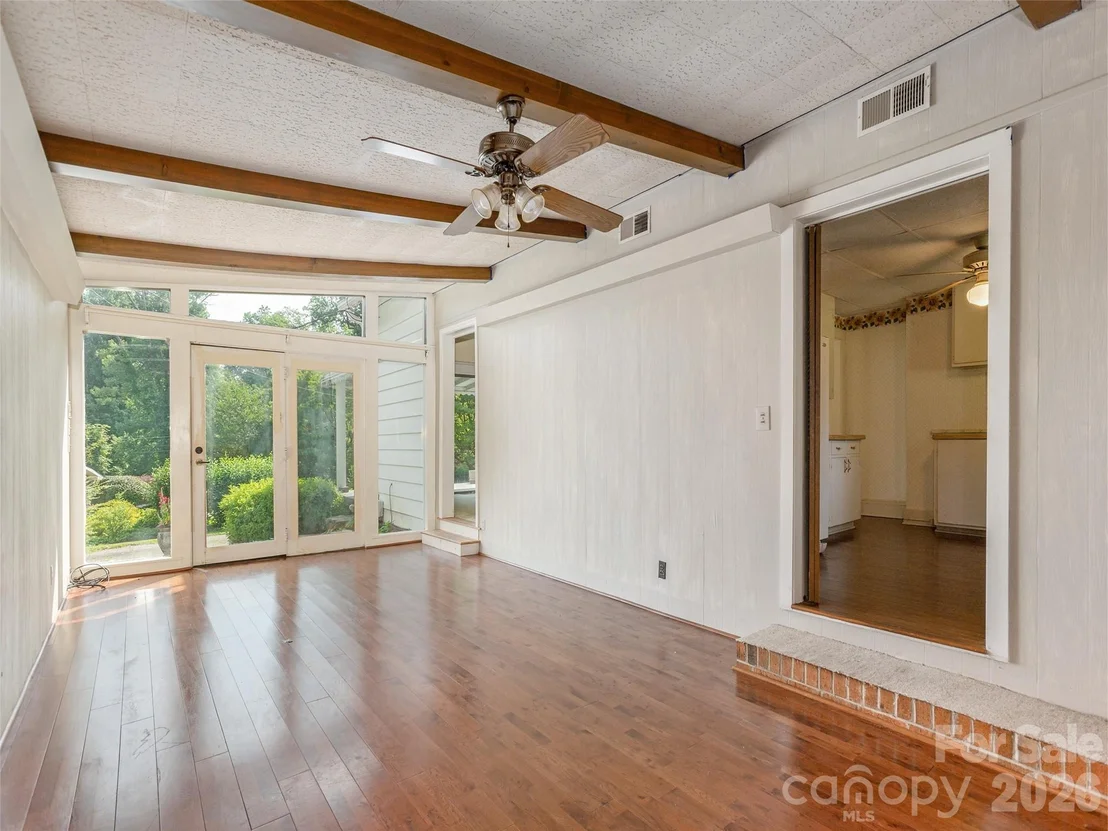 Photo of 34 Lockhart Road