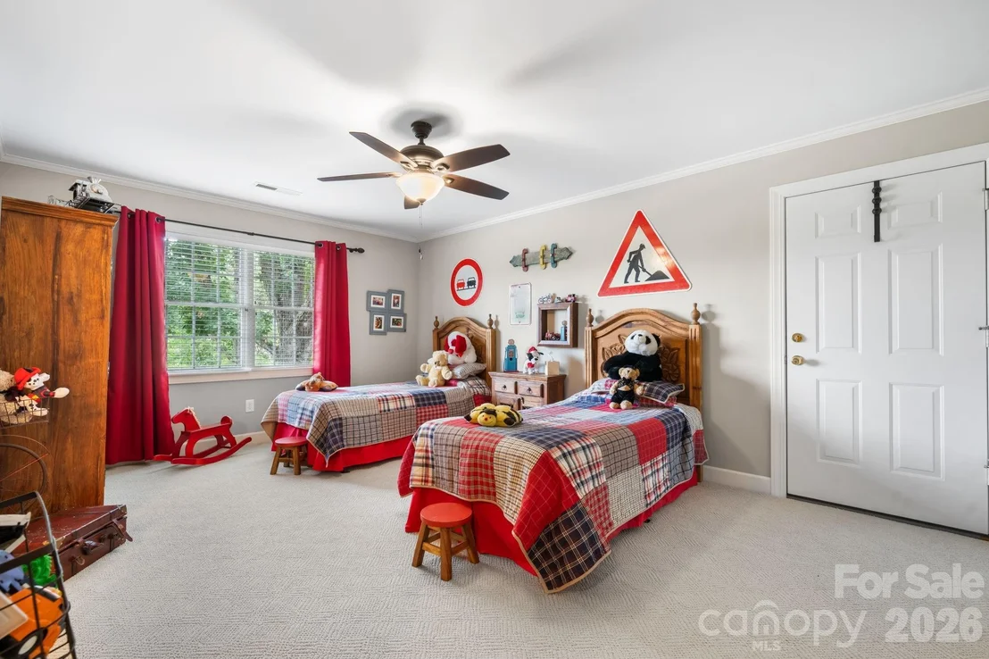 Photo of 3740 Pinecrest Drive NE