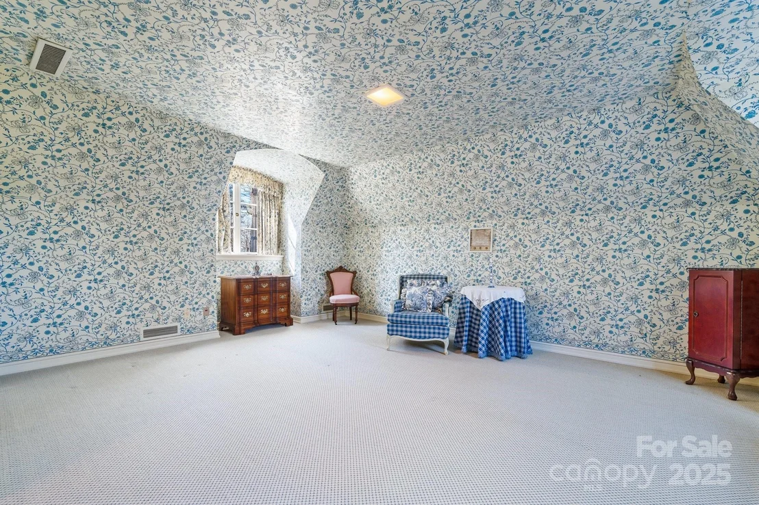 Photo of 135 Claron Place SE