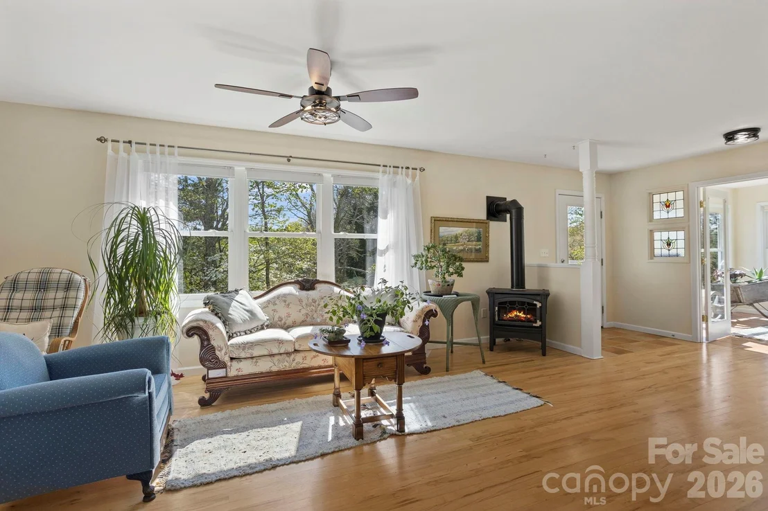 Photo of 367 Crescent Street