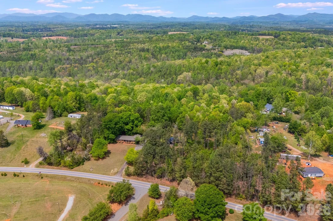 Photo of 1737 Whitesides Road