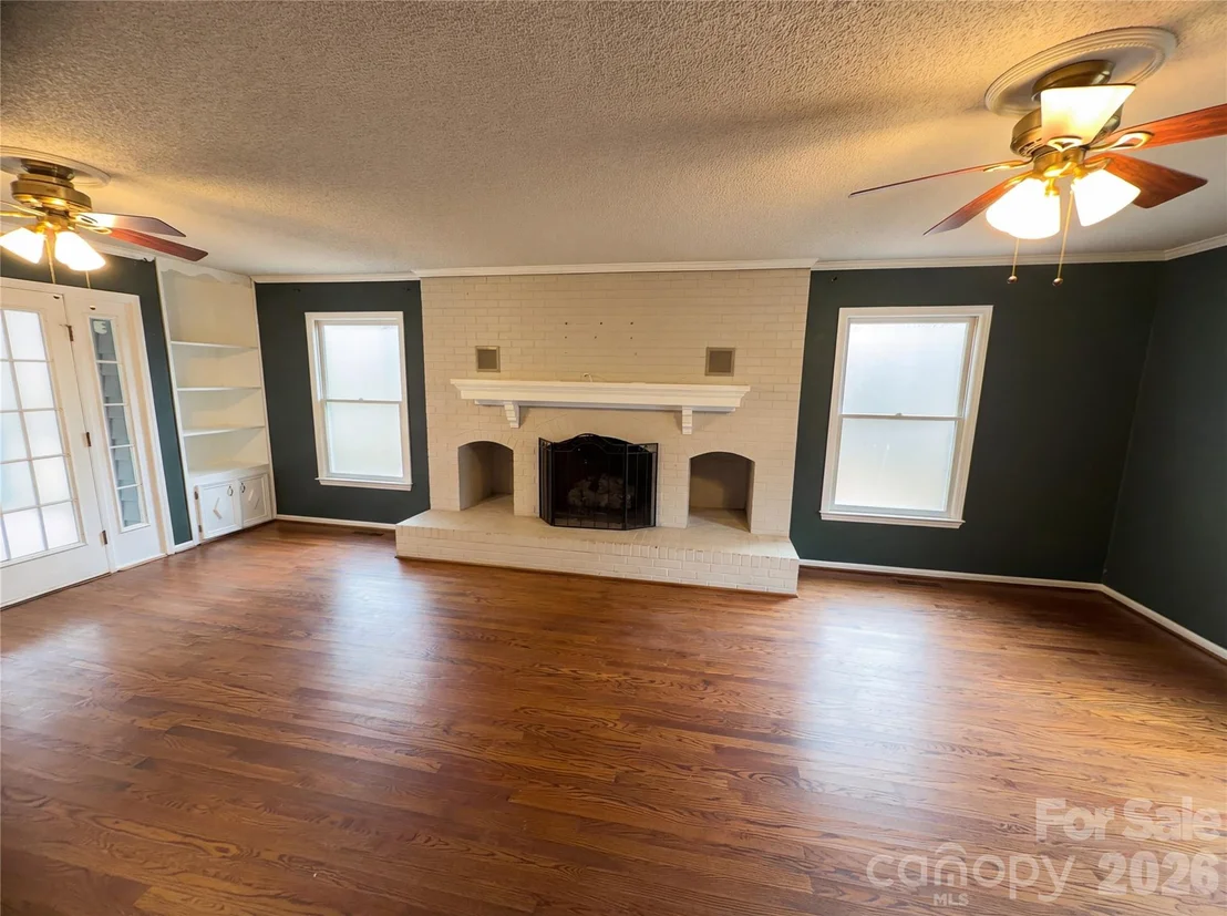 Photo of 3029 Southampton Circle