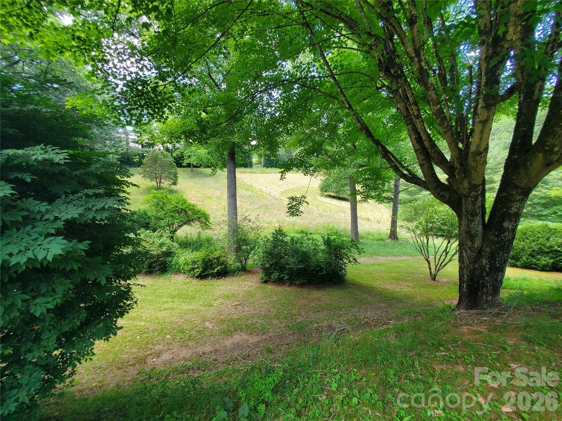 Photo of 886 Hanging Rock Road