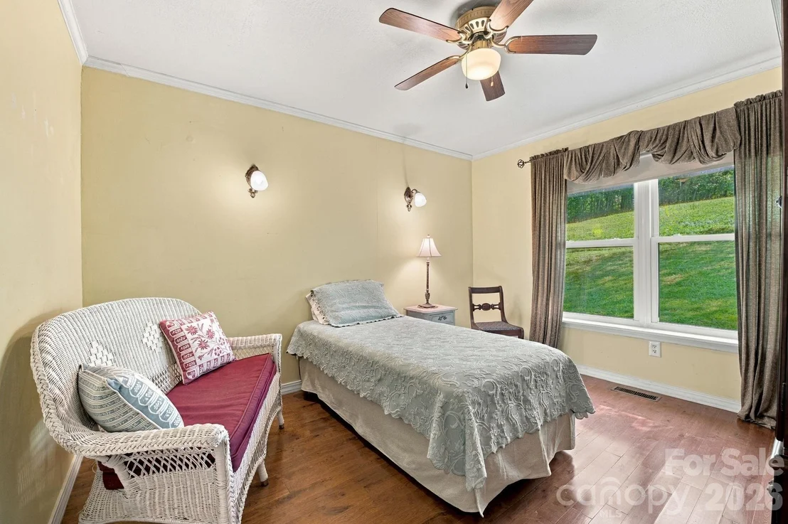 Photo of 190 Camelot Drive
