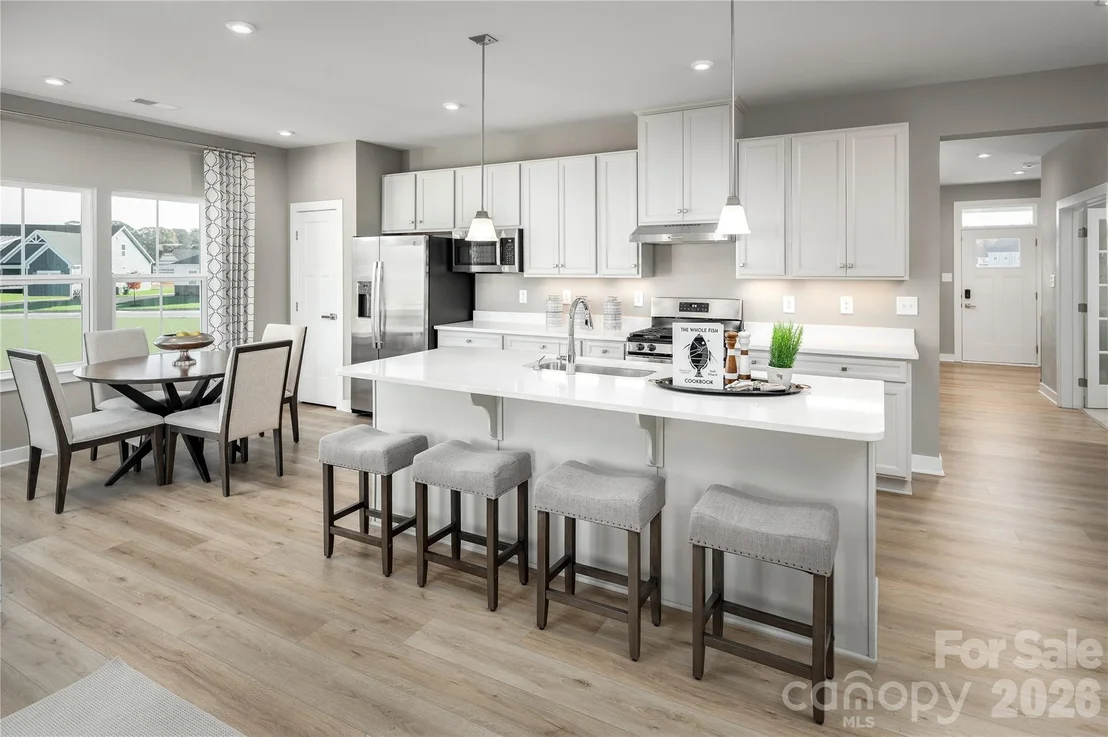 Photo of 925 Heathway Drive
